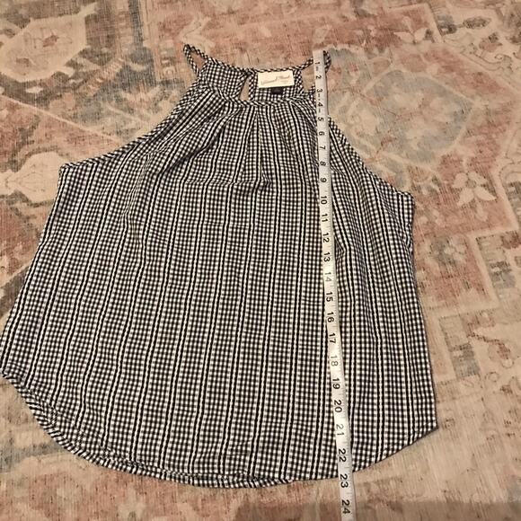 Universal Thread high neck Buffalo -laid top size small - Picture 3 of 6
